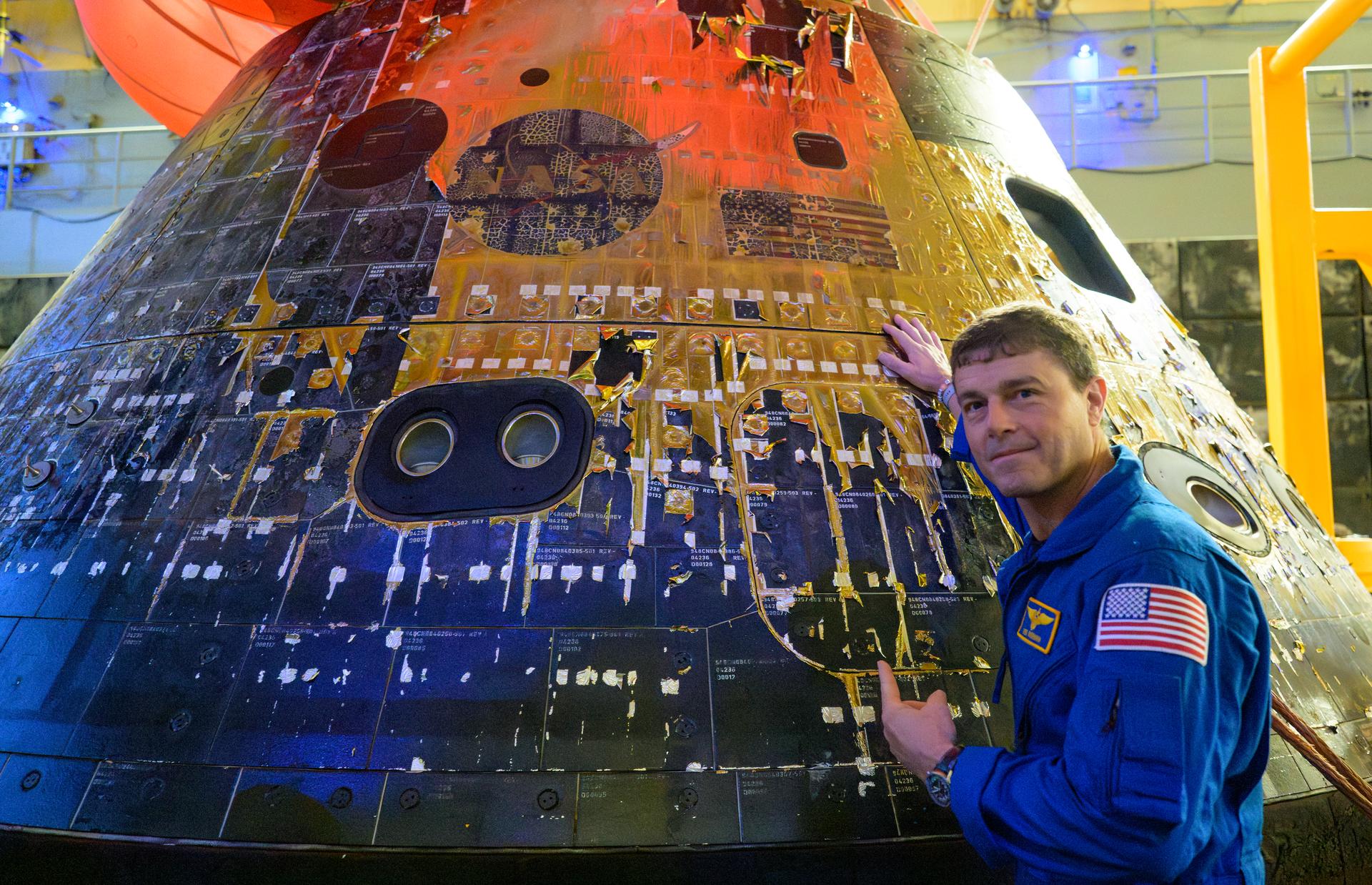 Capsule detail bottom